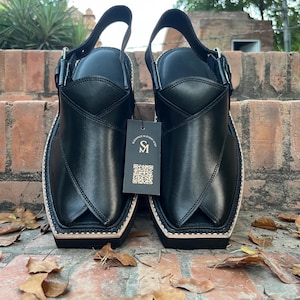 Handmade Jet Black Kaptaan Chappal | Traditional Leather Peshawari Chappal for Men | SoleMehal Exclusive
