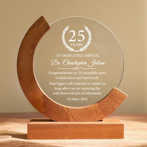 Gepersonaliseerd 25 Years of Service Award, gepersonaliseerde waarderingscadeau werknemer, 7" gegraveerde kristallen trofee met geschenkdoos