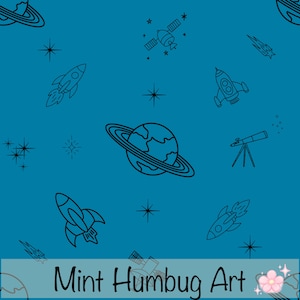 Può includere: Sfondo turchese con un motivo ripetuto di elementi spaziali neri. Include razzi, pianeti con anelli, satelliti, telescopi, stelle cadenti e stelle. Il testo "Mint Humbug Art" è in basso.