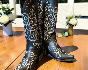 Lane Margaret Black White Embroidered Cowboy Boots Women’s Size 7 Crystal Western Boots