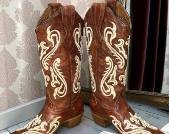 Vintage Circle G by Corral  Fleur de Lis Embroidered Western Boots Brown Honey Snip Toe Size 7