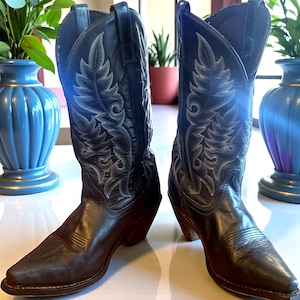 Laredo by Dan Post  Black Leather Western Boots – Women's 7.5M, Blue Stitch