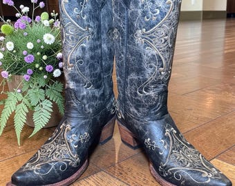 Circle G Corral Deep Brown Crackle Leather Cowboy Boots – Bone Embroidery, Snip Toe Size 9