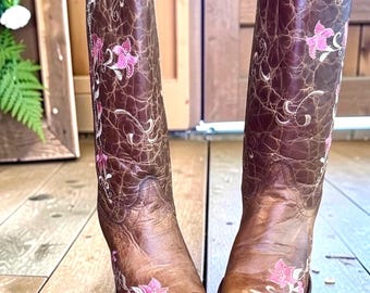 Circle G Corral Pink Floral Cross Leather Cowgirl Boots – Distressed Snip Toe Size 7