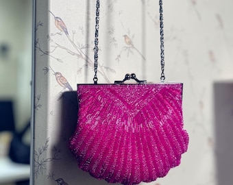 Bolso de mano/bandolera/bolso de noche estructurado vintage Valerie Stevens rosa fucsia con cuentas / Color poco común