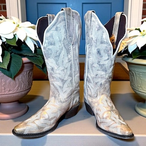 Laredo Dan Post Silver Leather Western Boots – Metallic Embroidered Snip Toe, Women’s 6.5