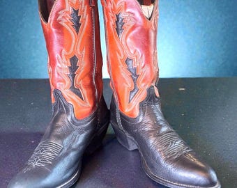 Botas vaqueras vintage Laredo • Cuero negro y coñac con puntada de relámpago • Talla 7.5 B para mujer