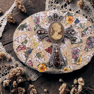 Ivan Buckle - Etsy display picture 1
