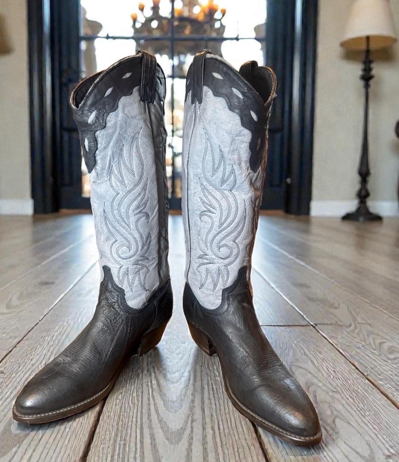 Laredo Two-Tone Cream and Silver Western Cowboy Boots Laredo Western Fashion Boot Cream/Brown Womens Size 8.5M | eBay main image 2