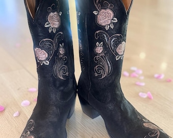Shyanne Grazia Black Rose Embroidered Western Boots – Full Grain Leather, Round Toe, Size 7.5, Sold Out Style