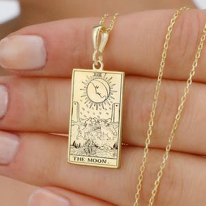 Die Mond Tarot Karten Halskette in Silber & 14K Gold Optionen: Handgemachter spiritueller Tarot Schmuck
