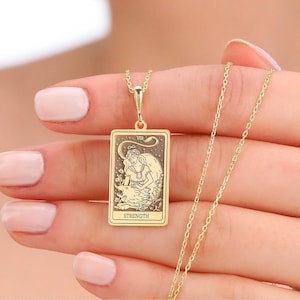 Handgemachte Die Stärke Tarot Karte Halskette aus Silber & 14K Solid Gold Optionen: Spiritueller Gothic Tarot Schmuck