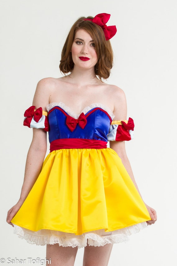 modern snow white outfit