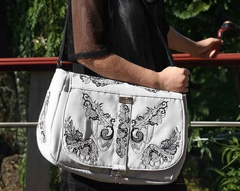 Messenger Bag sewing Pattern - Lots of pockets, great weekender, laptop bag or diaper bag. *Savannah by ChrisW Designs