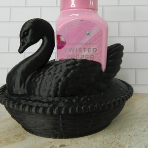 Swan on Nest-tvålhållare: Köks- och badrumsinredning i lantlig stil bild 6