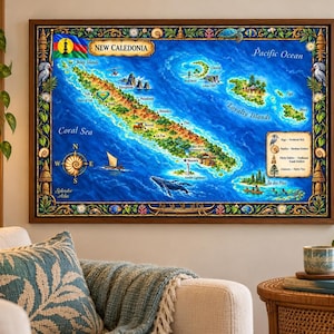 Puede incluir: Un mapa ilustrado y colorido de Nueva Caledonia enmarcado que muestra el Océano Pacífico y el Mar del Coral. El mapa incluye el texto New Caledonia, una rosa de los vientos, una leyenda y varios puntos de referencia, rodeado por un borde floral.