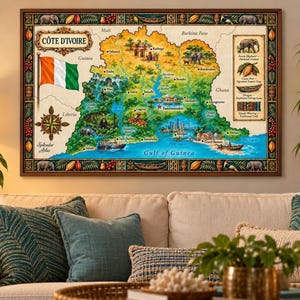 Könnte beinhalten: Eine gerahmte illustrierte Landkarte der Côte d'Ivoire mit der Nationalflagge, einer Windrose und verschiedenen regionalen Wahrzeichen. Die Karte enthält Beschriftungen für Städte, Nachbarländer und den Golf von Guinea, umrahmt von einer dekorativen Bordüre.