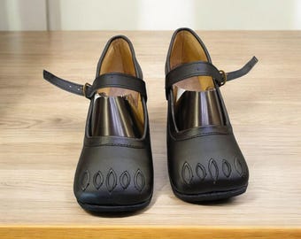 Ręcznie robione czarne skórzane buty typu Mary Jane | Vintage haftowane płaskie buty