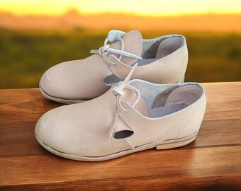 Handmade Leather Oxford Shoes for Women | Beige Minimalist Lace-Up Flats | Comfortable Everyday Wear