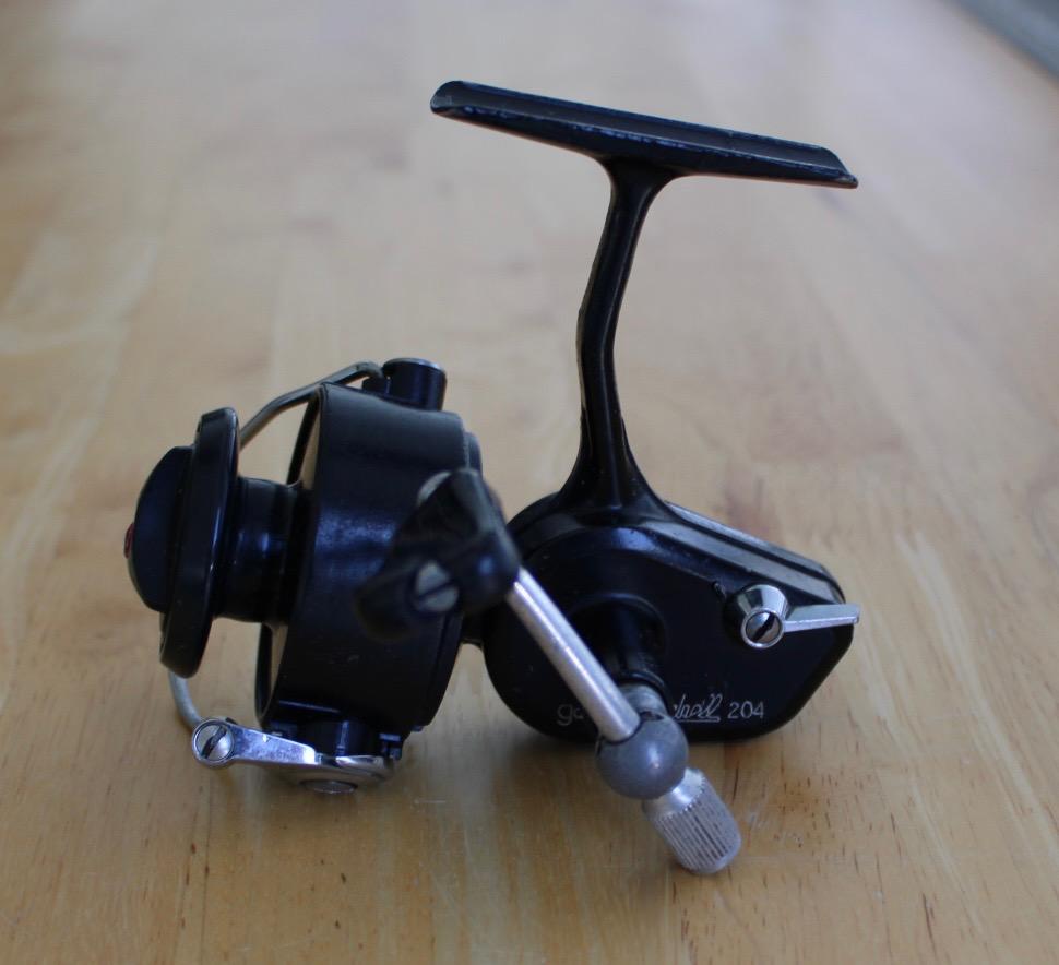 Vintage Garcia Mitchell 204 Spinning Reel: Classic Freshwater