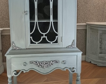 gabinete antiguo pintado a mano