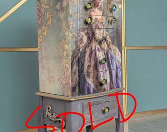 Armario para joyas: mueble pintado a mano con tiradores de cristal, joyero rococó victoriano francés.