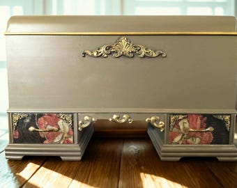 Elegante baúl vintage de cedro