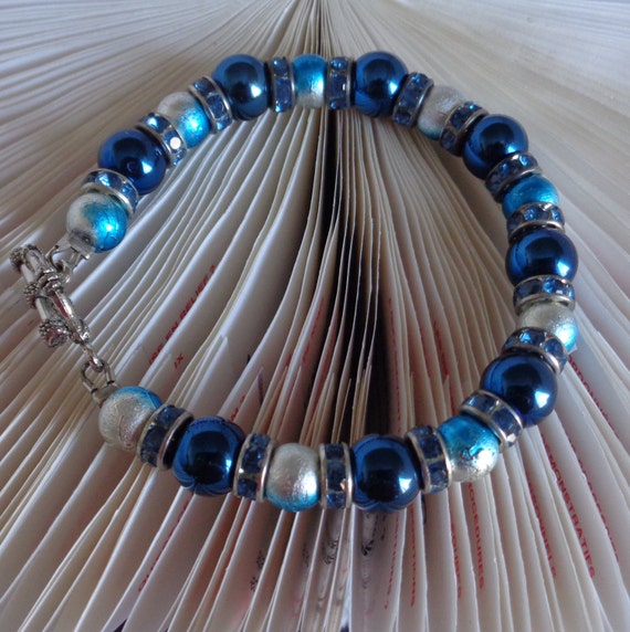 Blue Sprayed Beaded Bracelet – Handmade Jewelry – 8-Inch Wristwear with Silver-Plated Toggle Clasp & Sparkling Rhinestone Accents