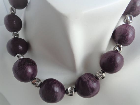 Purple Grapes Wood Choker Necklace, Chunky Macrame Slip Knot Statement Jewelry, Bold Fashion Accessory for Women’s Gifts, Fashion Necklace