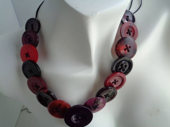 Fall Eco-friendly Black n' Red Buttons Choker Necklace, Recycled Buttons Choker Necklace, Fashion Accessories, Women Beaded Accessories,