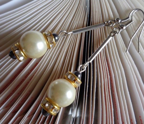 Sleek Modern Pearl Earrings with Rhinestone Spacers & Black Hematite Glass Beads – Contemporary Chic Jewelry for Elegant Everyday Style"