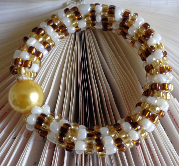 Golden Horizon Bracelet – Herringbone Crochet Seed Bead Jewelry – MOP Beaded Boho Bracelet – Handmade Beadwork Gift for Her