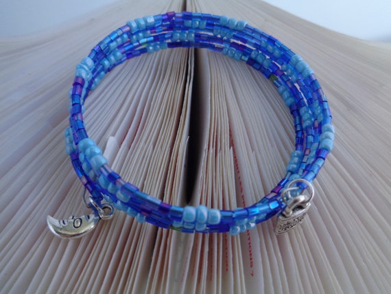 Baby Blue Tube Seed Beads Memory Wire Bracelet,  with Silver Half moon Charm and Padlock Charm, Beach Bohemian Bracelet, Pastel bracelet
