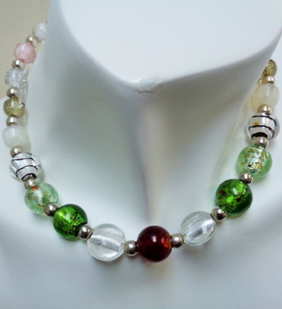 Multi Color Lampworked Necklace, Handcrafted Green and Pink Glass Beads, Fashion Jewelry for Everyday Wear, Perfect Gift for Her