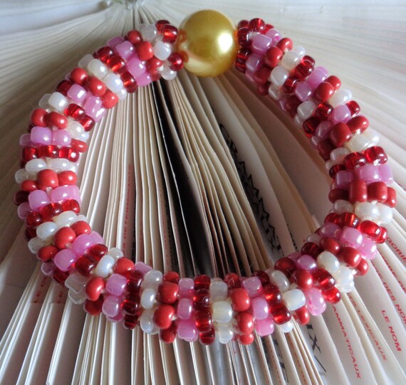 No Clasp Lavender Crimson Red White Seed Beads Crocheted Bracelet, Seed Beads Bracelet, Golden Yellow Glass Bead Bracelet, Infinity bracelet