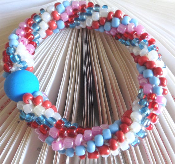 No Clasp Beaded Crochet Bracelet – Herringbone Seed Bead Jewelry – Red White Blue Boho Stretch Bracelet – Handmade Gift for Her