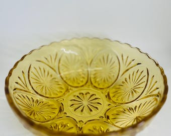 Vintage Anchor Hocking Amber Glass Medallion Serving Bowl - 8" star & cameo sunburst pattern - mid-century decorative dish -1960s Honey Gold