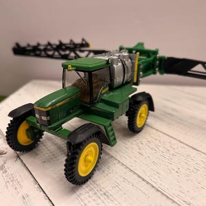 Custom Ertl 1/64 John Deere 4710 sprayer