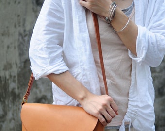 Artemis Leatherware Hand Stitched Leather Shoulder Bag/ Carry On Bag