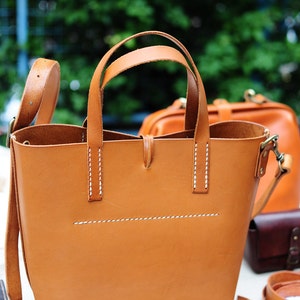 Artemis Leatherware Hand Stitched Leather Shoulder Bag/ Carry On Bag image 2