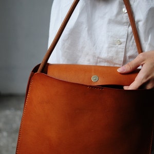 Artemis Leatherware Hand Stitched RECTANGULAR Leather Tote Bag/ Purse/ Handbag/ Laptop image 4
