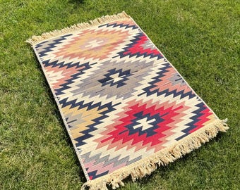 Reversible Cotton Kilim Rug with Fringe, Boho Geometric Carpet, Washable Tribal Style Woven Area Mat - Washable Kilim Rug for Bedside