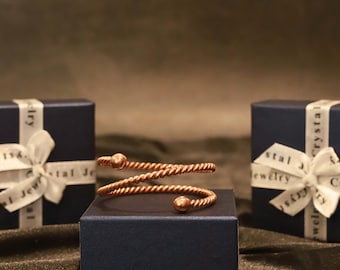 Infinity Twist Tensor Bracelet – Handcrafted Pure Copper Bracelet with Custom Frequency Options