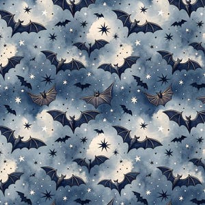 以下が含まれることがあります： 雲がかった青色の背景に、コウモリと星が繰り返されるパターン。コウモリは様々なサイズとポーズで描かれ、翼の構造が詳細に表現されています。白と黒の星が散りばめられ、天体的なテーマを強調しています。
