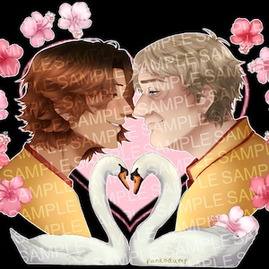 Peut inclure: Illustration de deux personnes se faisant face, avec une forme de cœur formée par deux cygnes. Des fleurs d'hibiscus roses entourent les personnages. Les personnes portent des vestes jaunes. Le fond est noir.