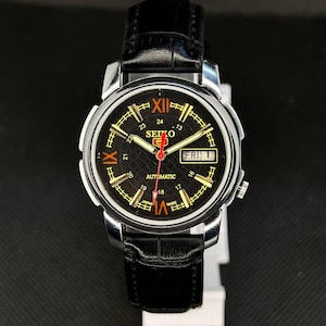 Vintage Refurbished Classic automatic Seiko5 Red color dial ready to wear watch 37mm Black leather Strap day/date Men&#39;s Wrist Watch