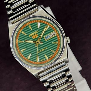 Vintage Refurbished Seiko 5 Automatic Day Date 17Jwells 6309A Men’s Wrist Watch Green dial Stainless Steel strap 36MM case