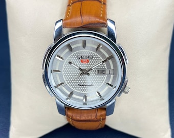 SEIKO sportsman CALENDER 腕時計 ウォッチ 自動巻き Seiko Sportsman 自動巻き時計 カレンダー付き - メルカリ
