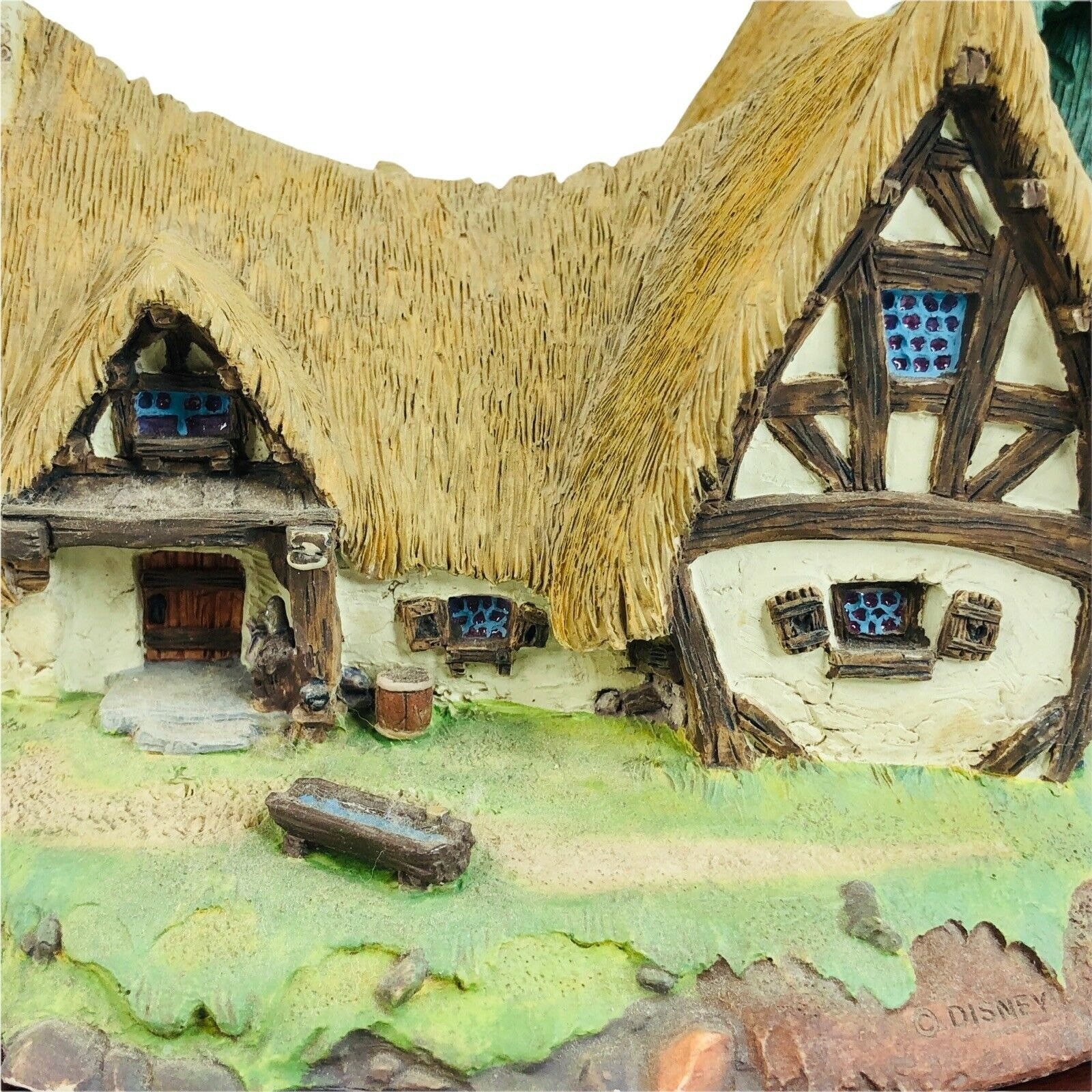Walt Disney Classics Enchanted Places Seven Dwarfs Cottage Snow