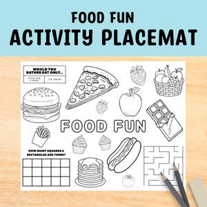 Puede incluir: Mantel individual de actividades en blanco y negro con el texto "FOOD FUN ACTIVITY PLACEMAT". El mantel individual presenta ilustraciones de alimentos como pizza, una hamburguesa y un perrito caliente, junto con un laberinto y una actividad de conteo.
